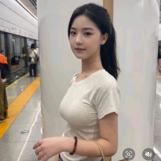 瑞瑞潮流服饰