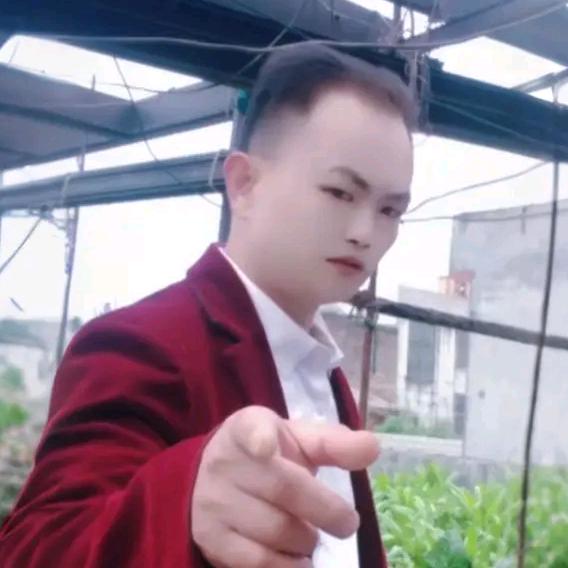 《华哥》面向微笑看人生