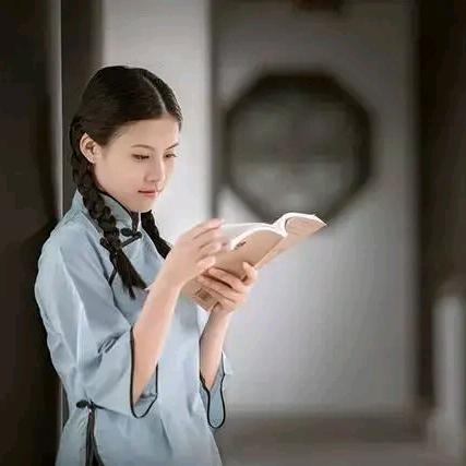 衣衣梅子      关必回