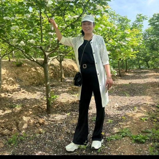 走自己的路，把自己的日子过好。