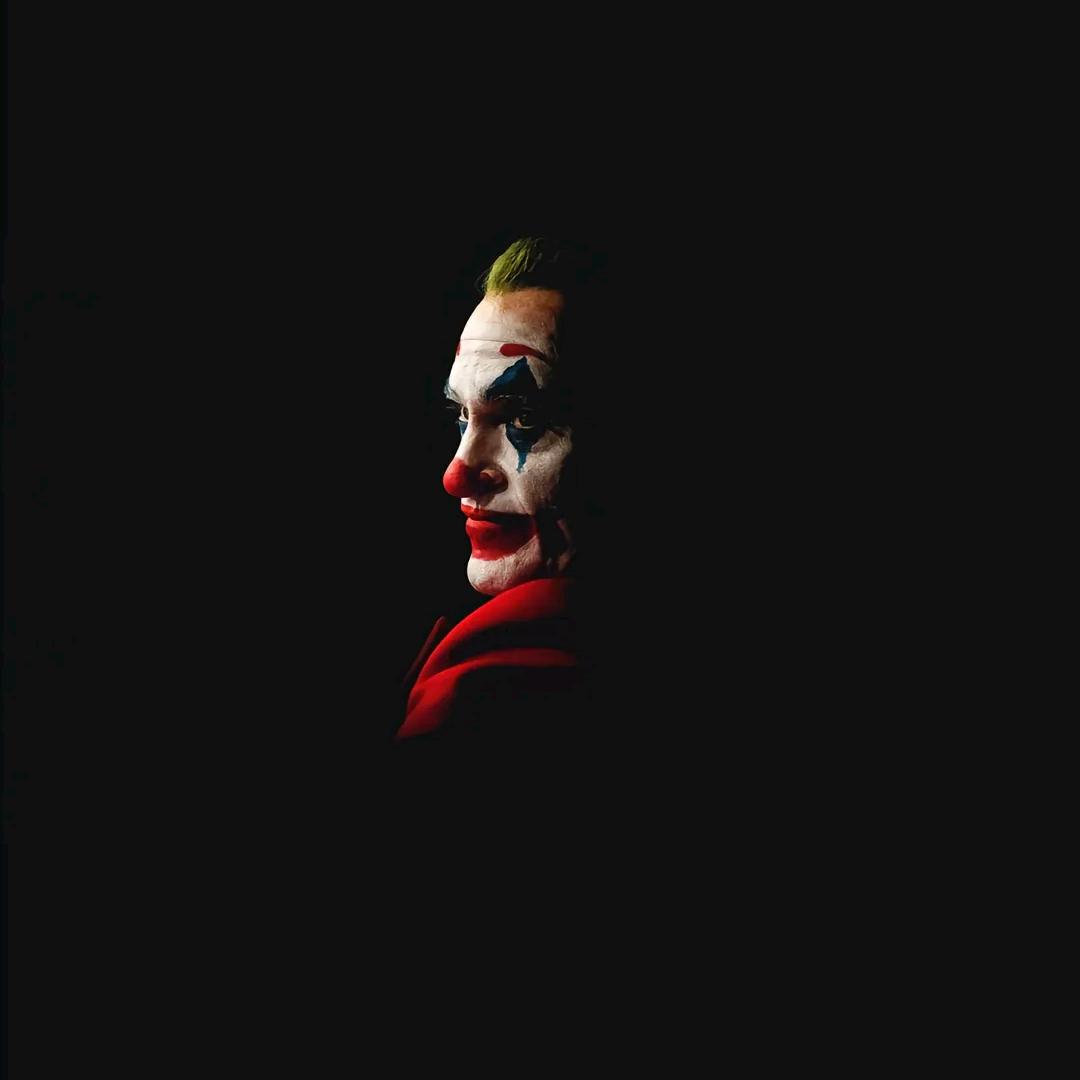 ℳ