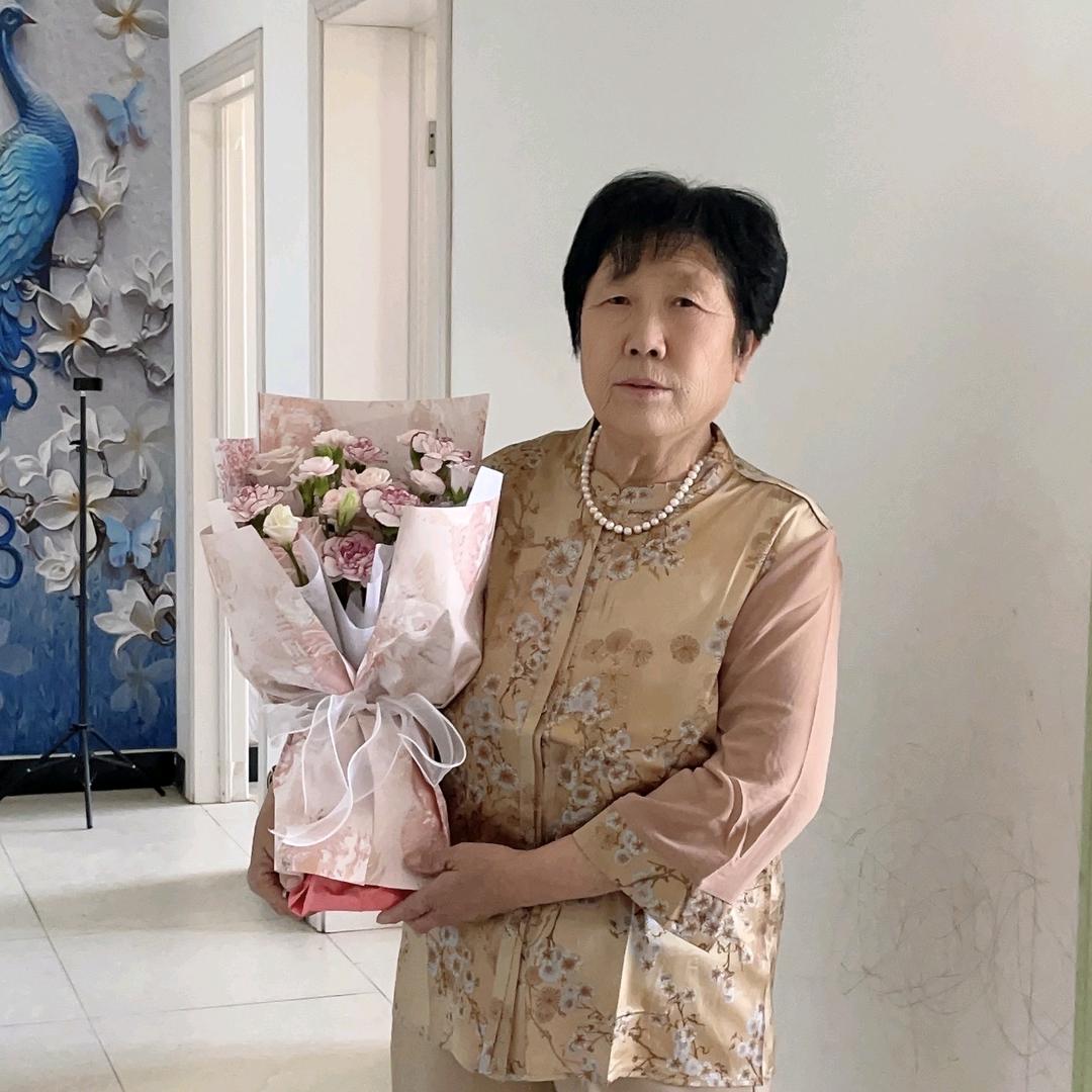 网红肖奶奶