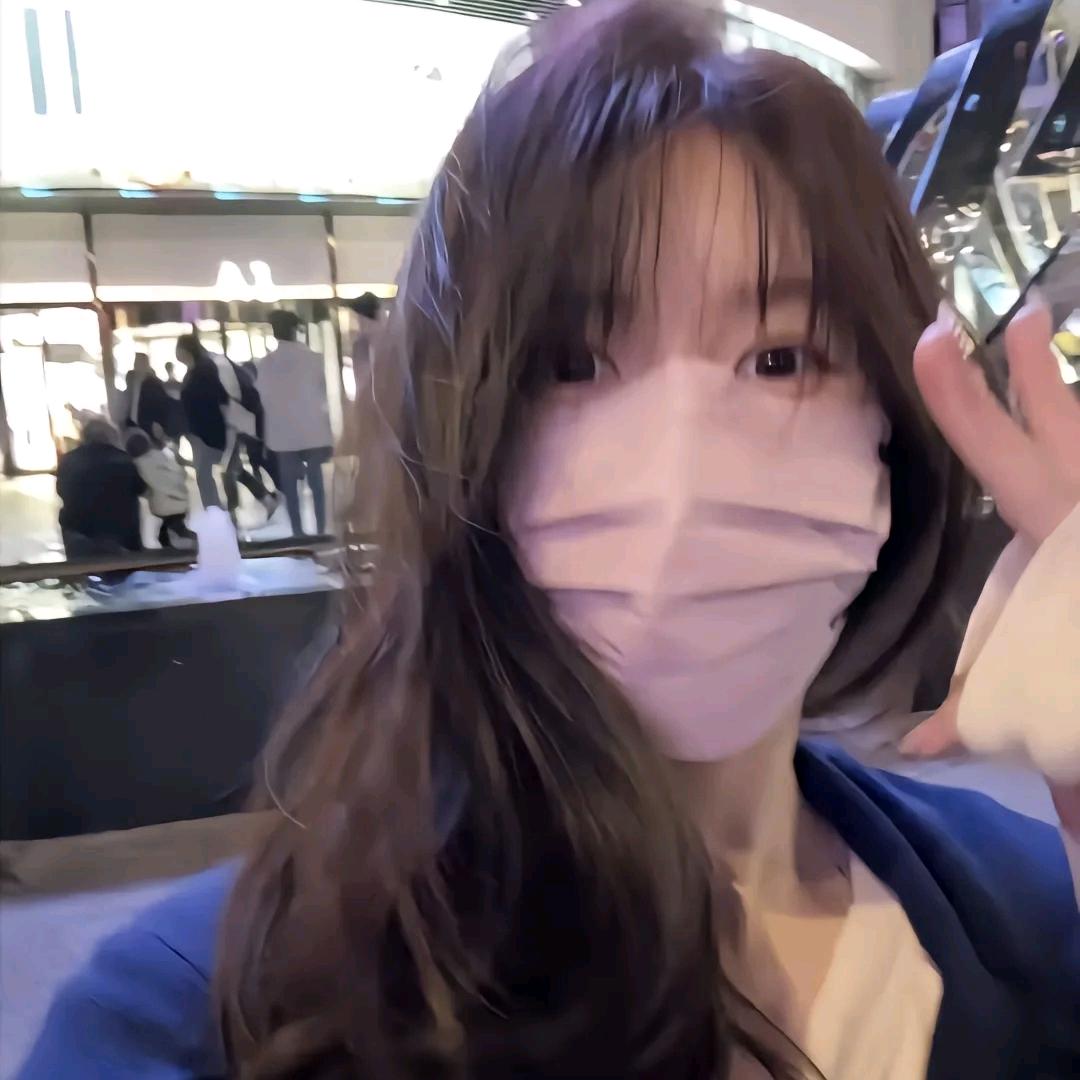小小.