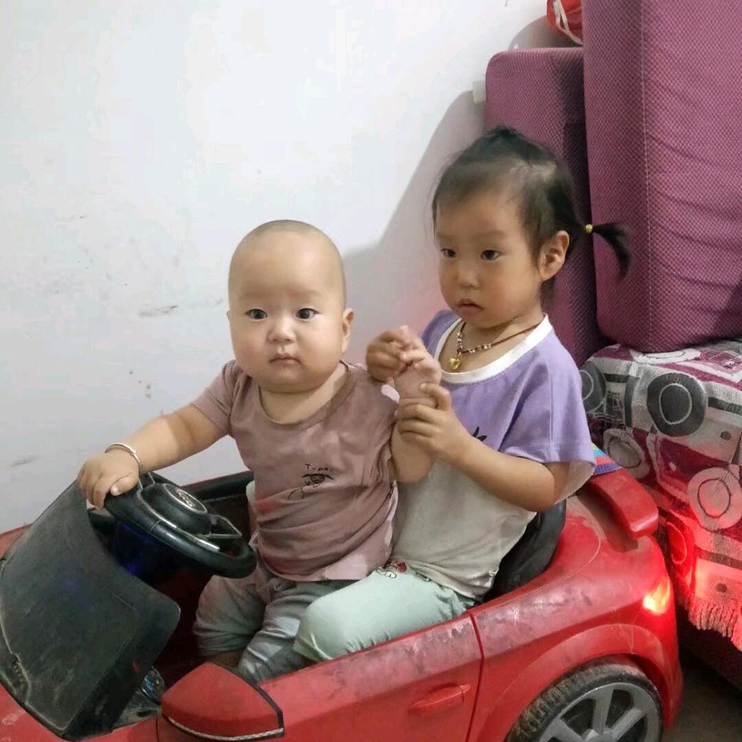 我家有两小只