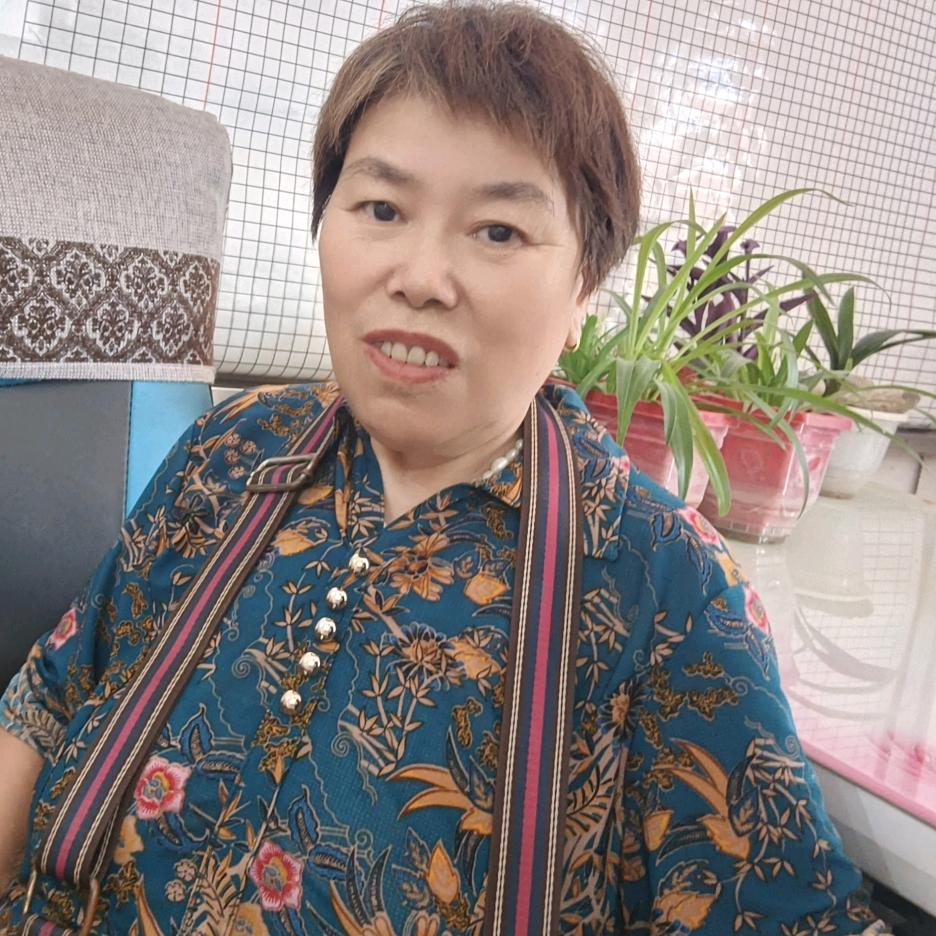 明奶奶888（上午7点10分开播）