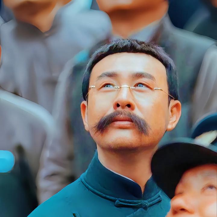 秋叶蓝布城