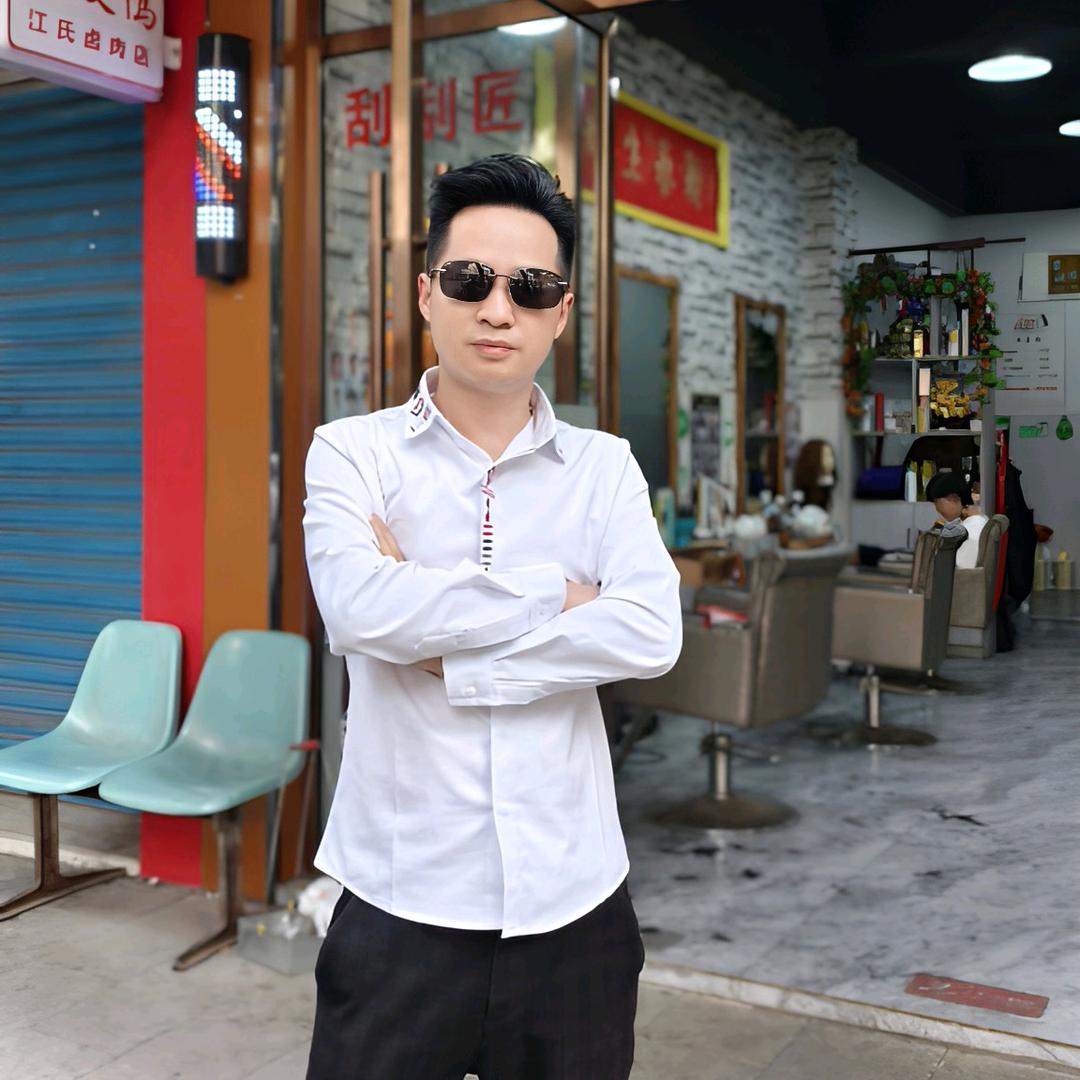 刮刮匠（街心花园旁“顶剪艺人”）