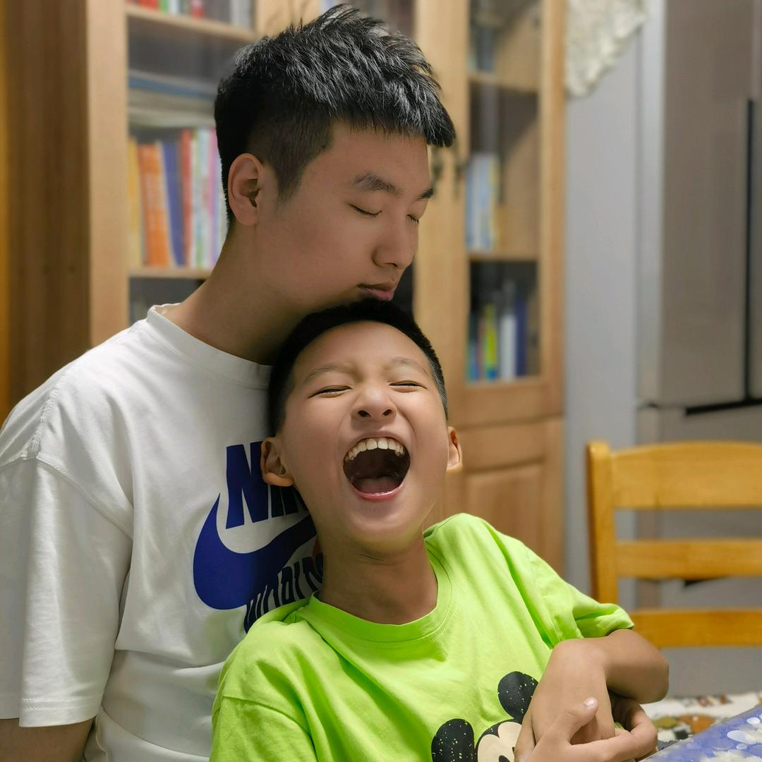 丞丞和播音员舅舅