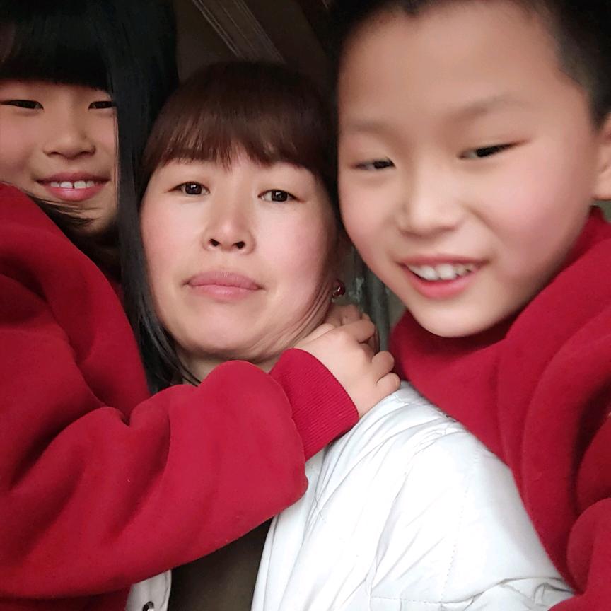 宝宝健康👭 成长。🌻小研姐，小威弟