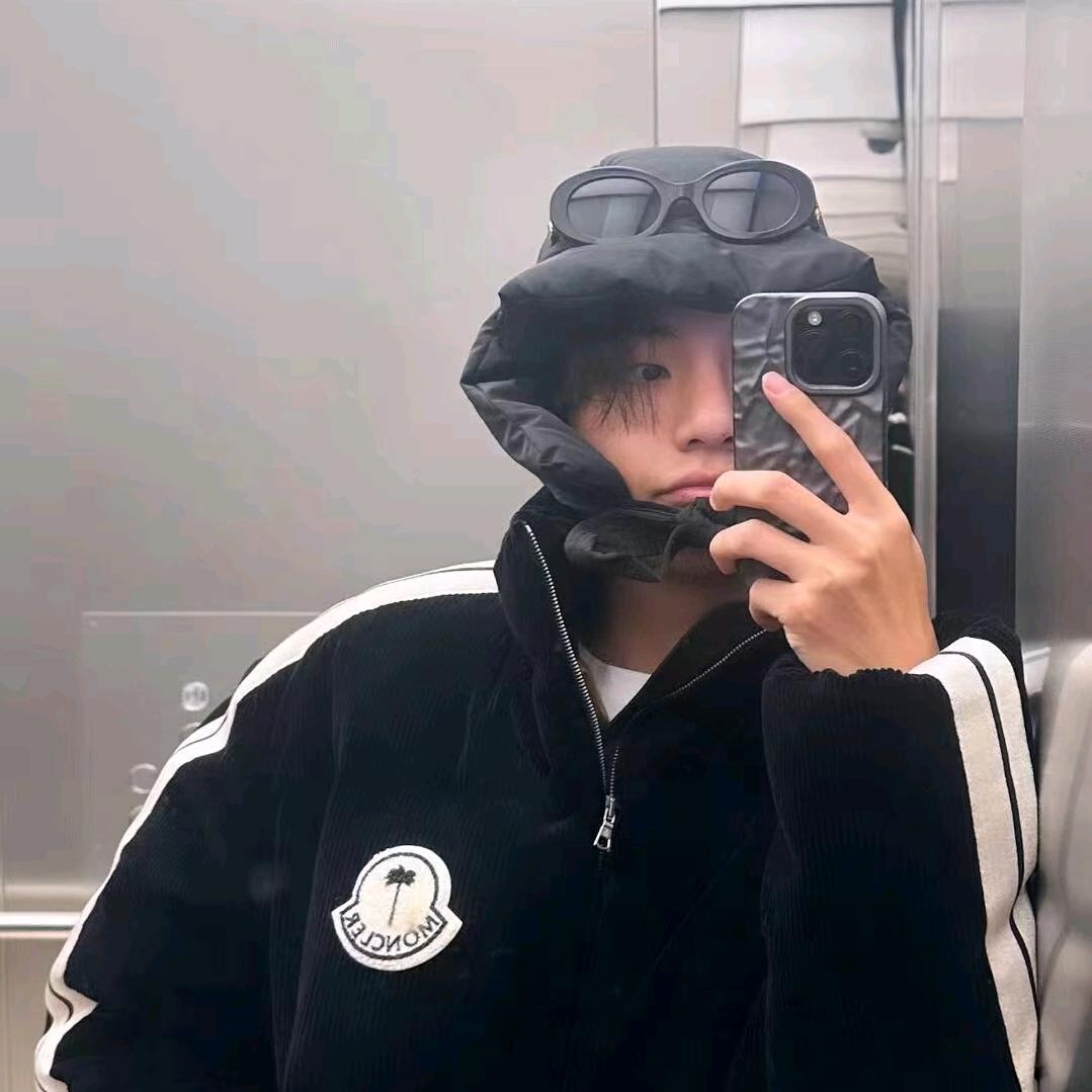 爱吃西瓜的米妹