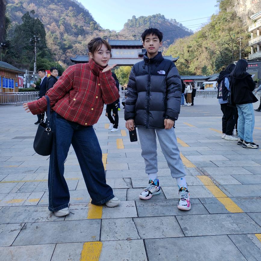 毛毛姐大贵州地摊火锅