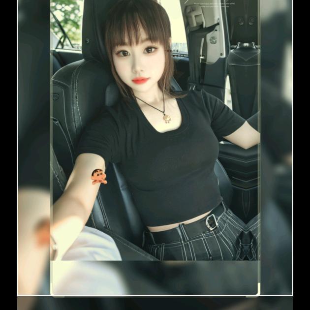 微笑感染唇角的无奈