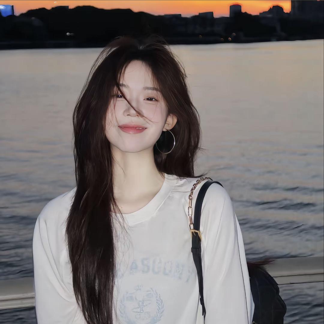 ꒦ິ^꒦ິ
