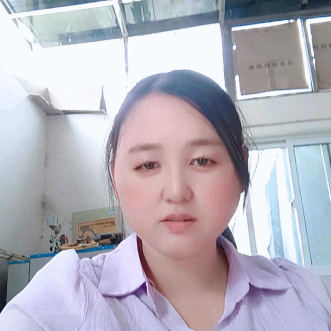邓芳