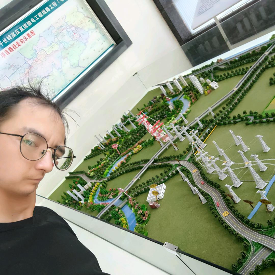 阿波小时候被一个医生打针引起面部神经萎