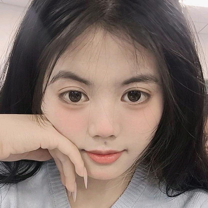 妮妮爱化妆