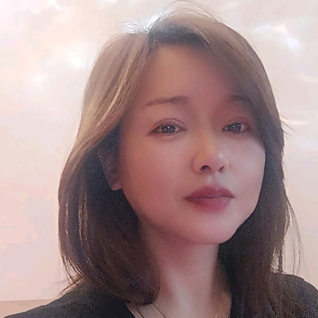 喜盈门家居公园卖家装地板门滴芳姐