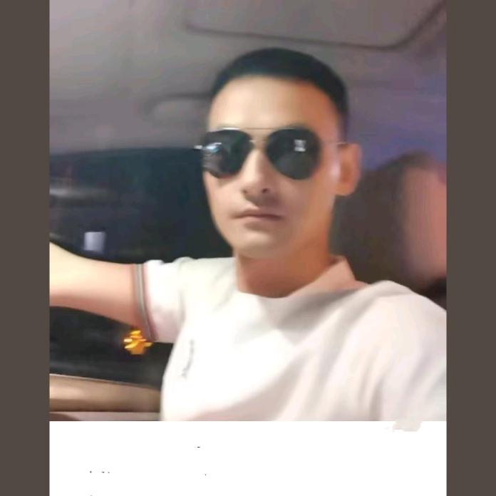 zhang）先生