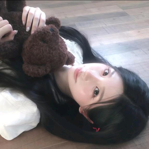 资资不吱吱