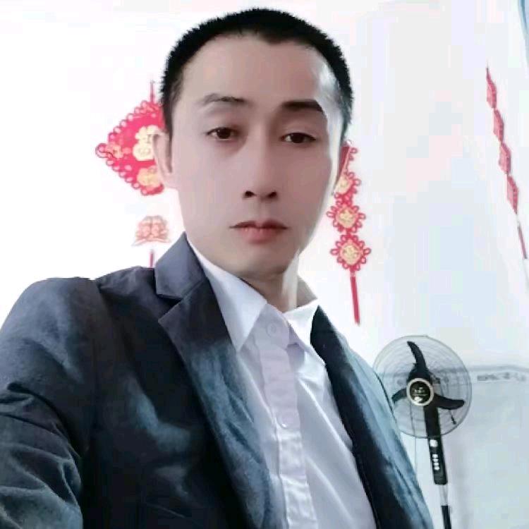 黄伦艺