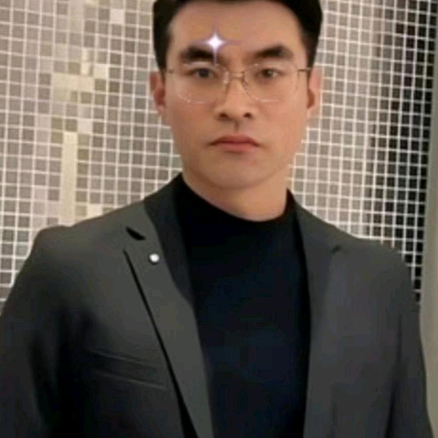 顾氏救星霆哥哥头像
