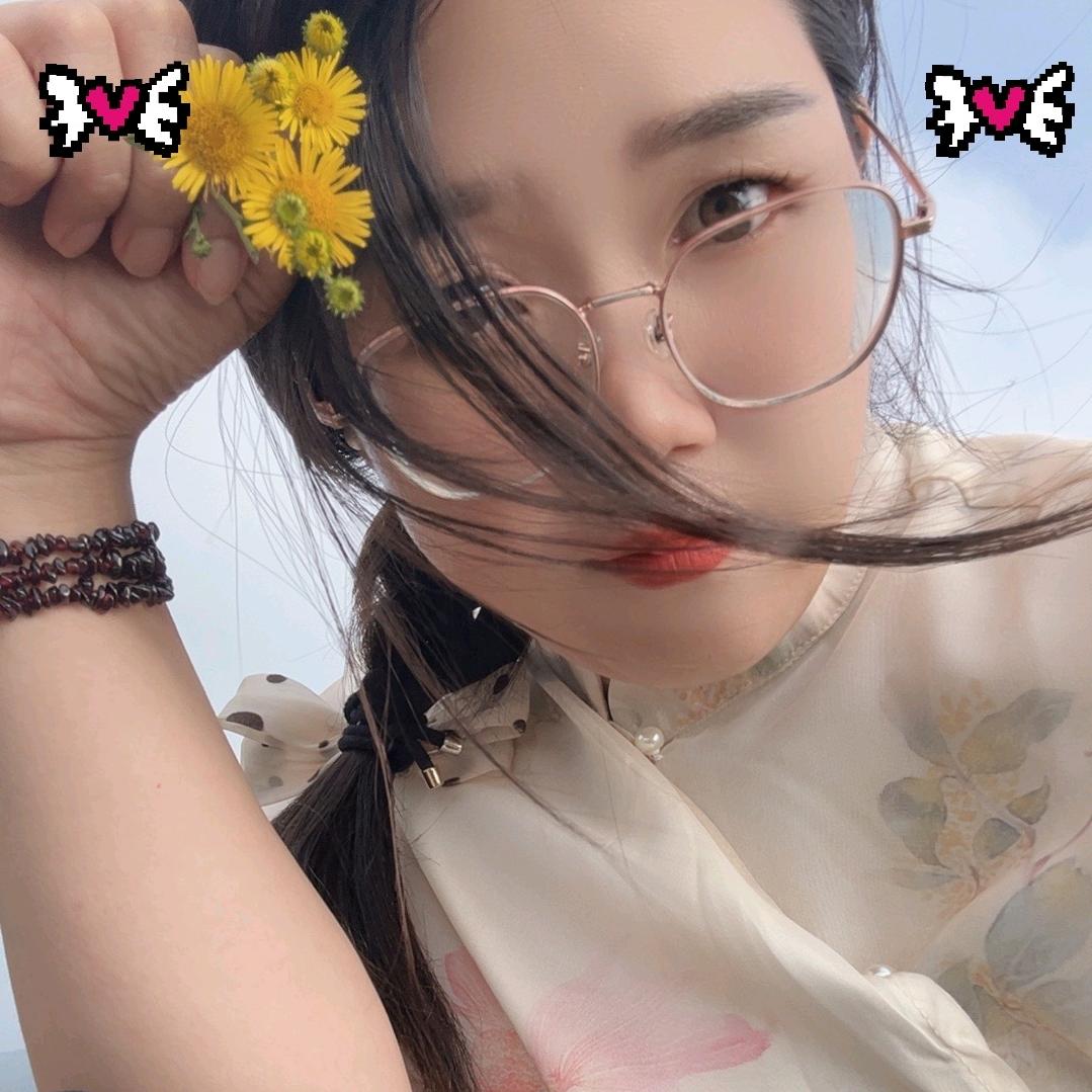 肆月不emo 🍭(ᵔᵕᵔ˶)
