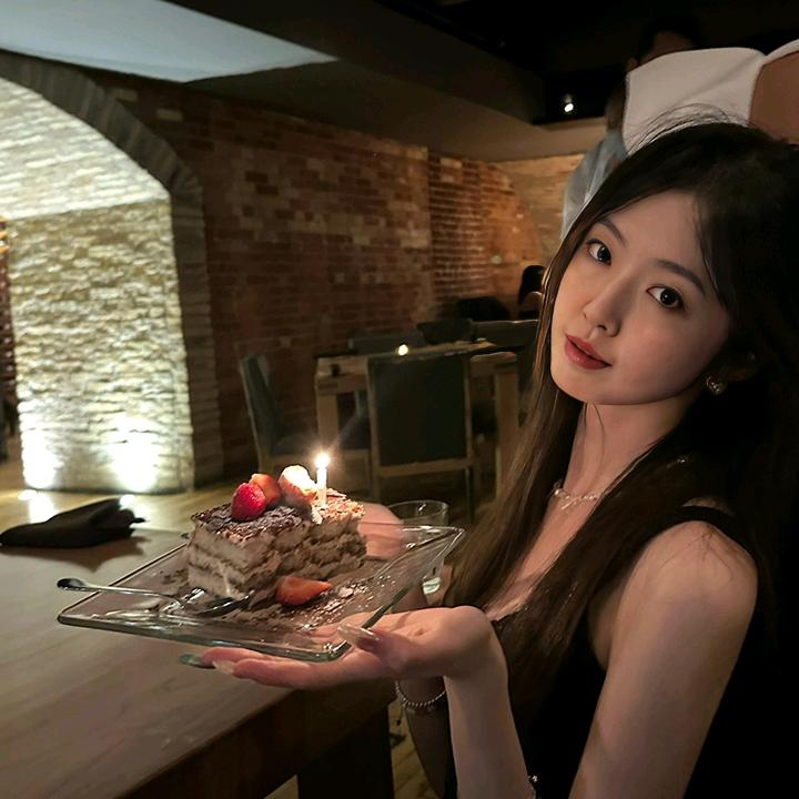 一茶月亮（老式女友但不爱吃桃酥）