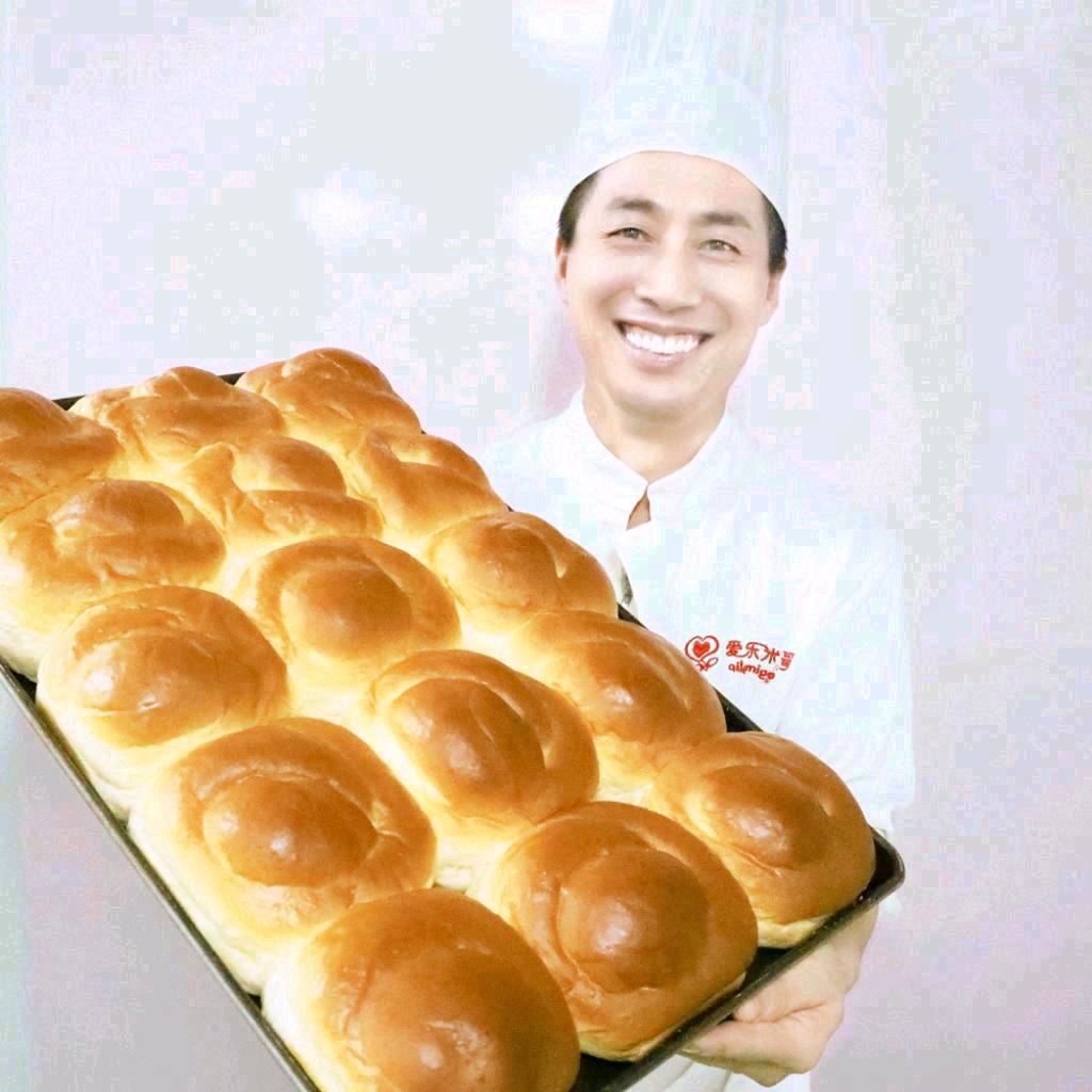 爱乐米哥蛋糕龙哥