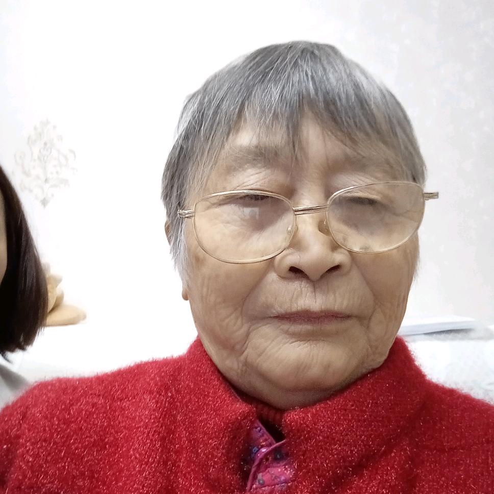 81岁老人活成18岁心态