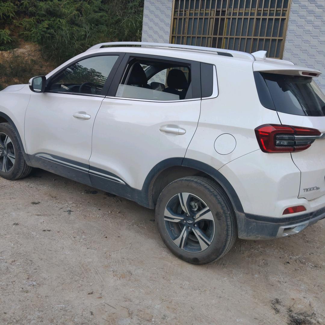 奇瑞瑞虎5X。桂A。EG105