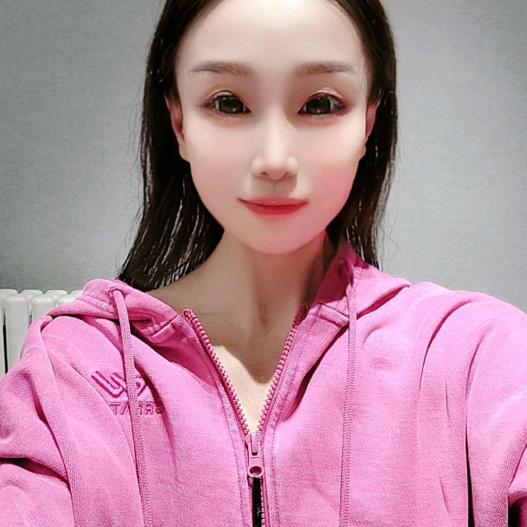 泊头市解放东路红旗路赵一鸣零食二楼女装