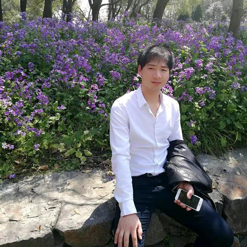 东津花园东门口卖熟食鸭货