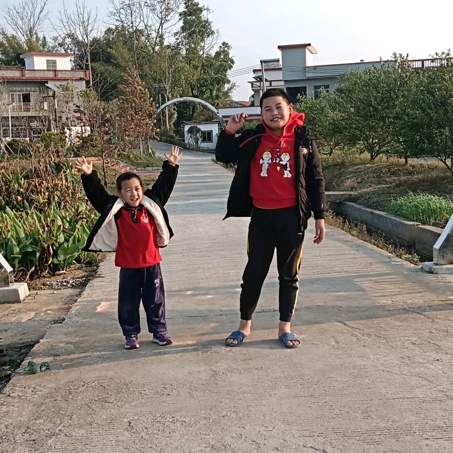 老杨呆在农村