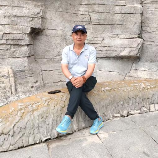 杯盅烈酒敬余生