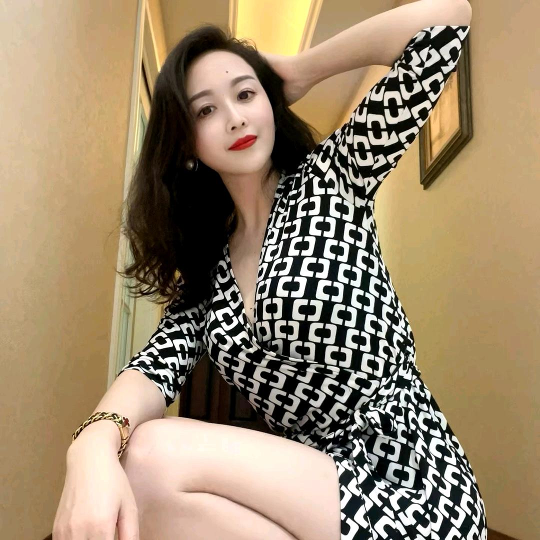 筱筱单身一个人