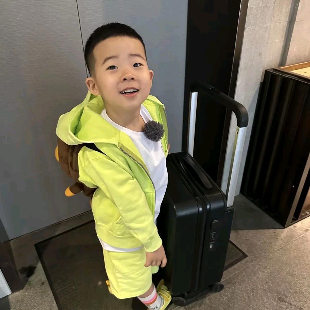 你像个大🍊子.