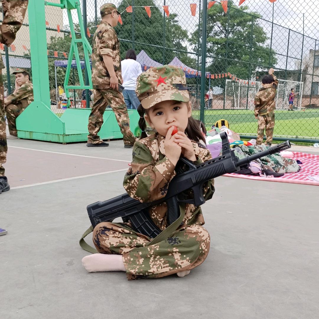 孩子她爹。。。。。。。