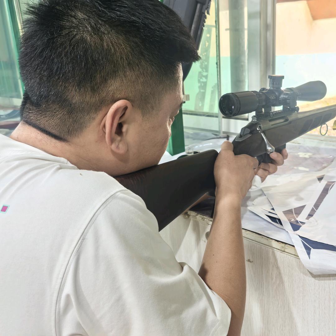 鑫胜群