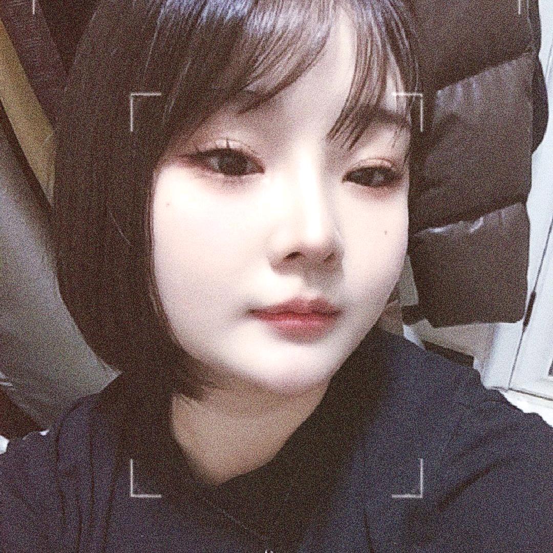 〃☁️云丫头☁️
