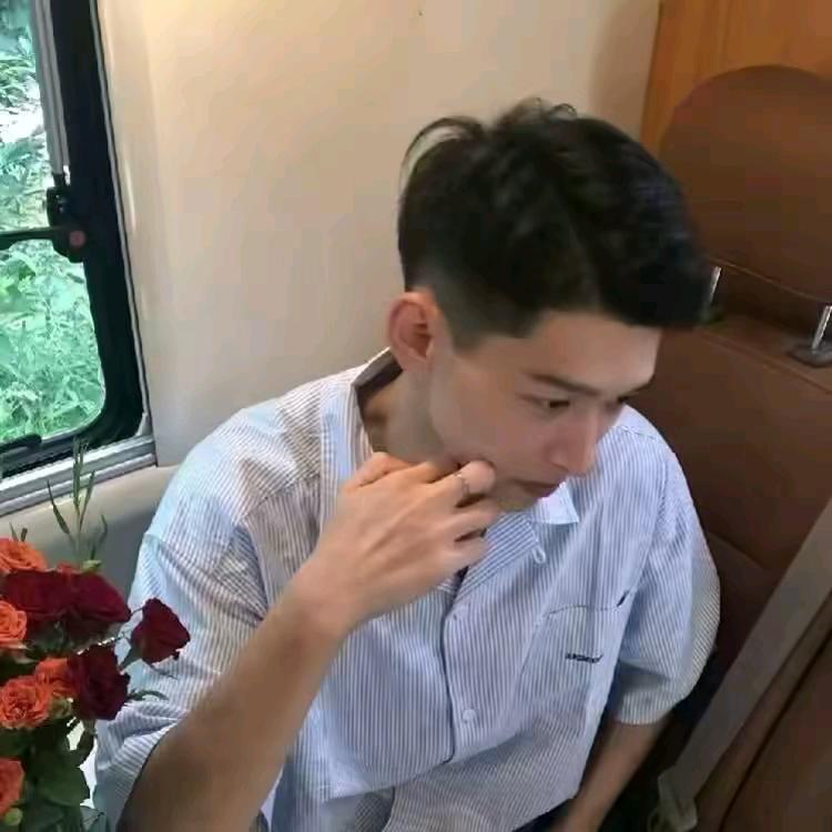 你们的宇吖 写麦私信