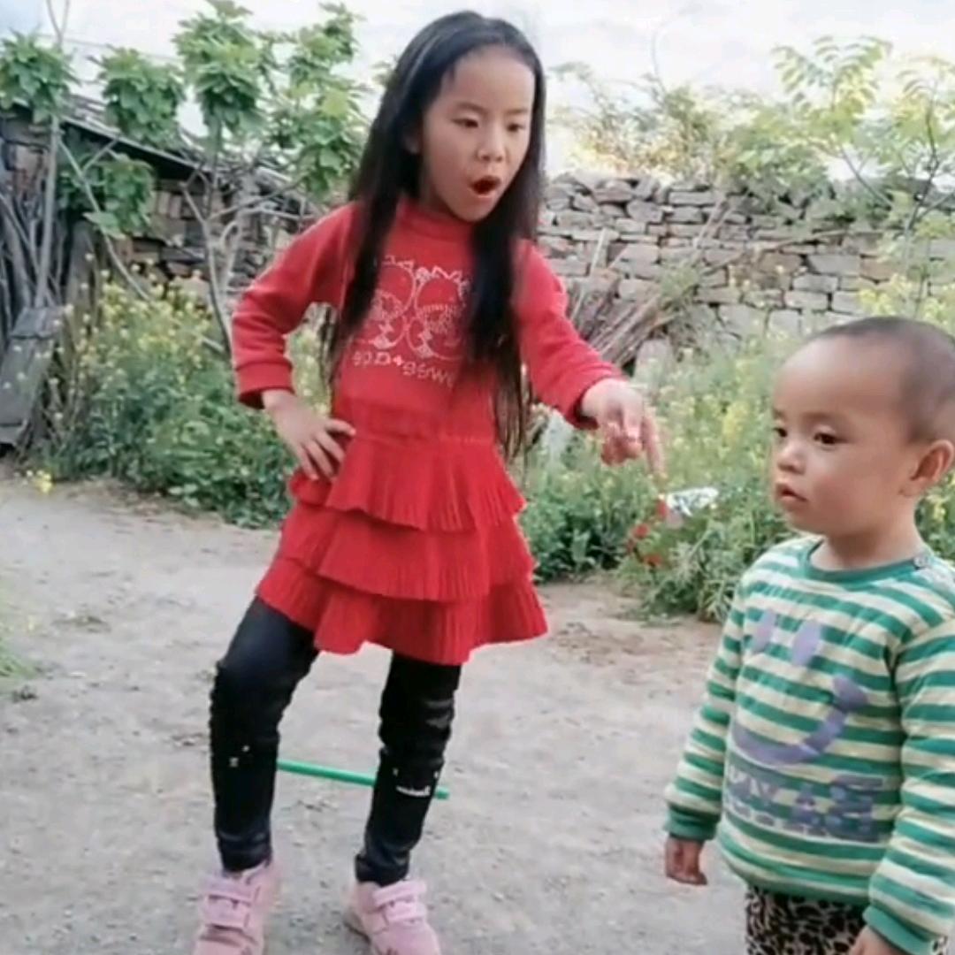 瑶瑶逗你笑