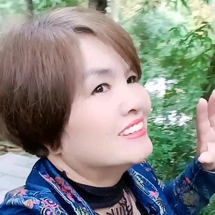 单脚姐🎤拒绝连赞，每天中午不定时开播