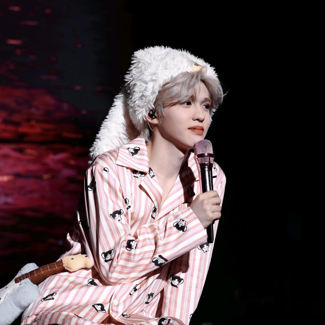 何非带我去爬山