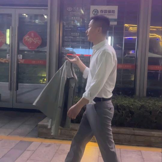 吕…?