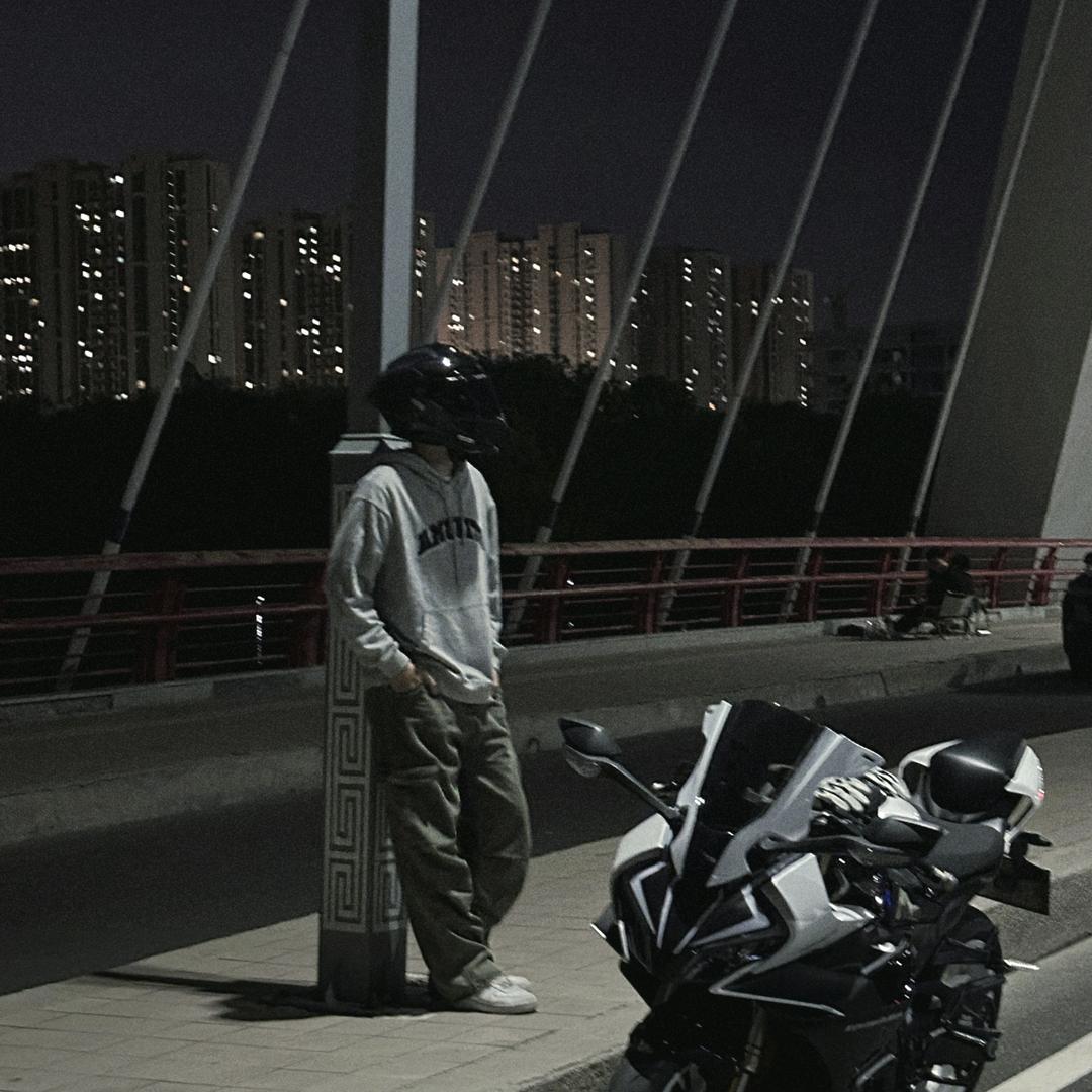空无一人.