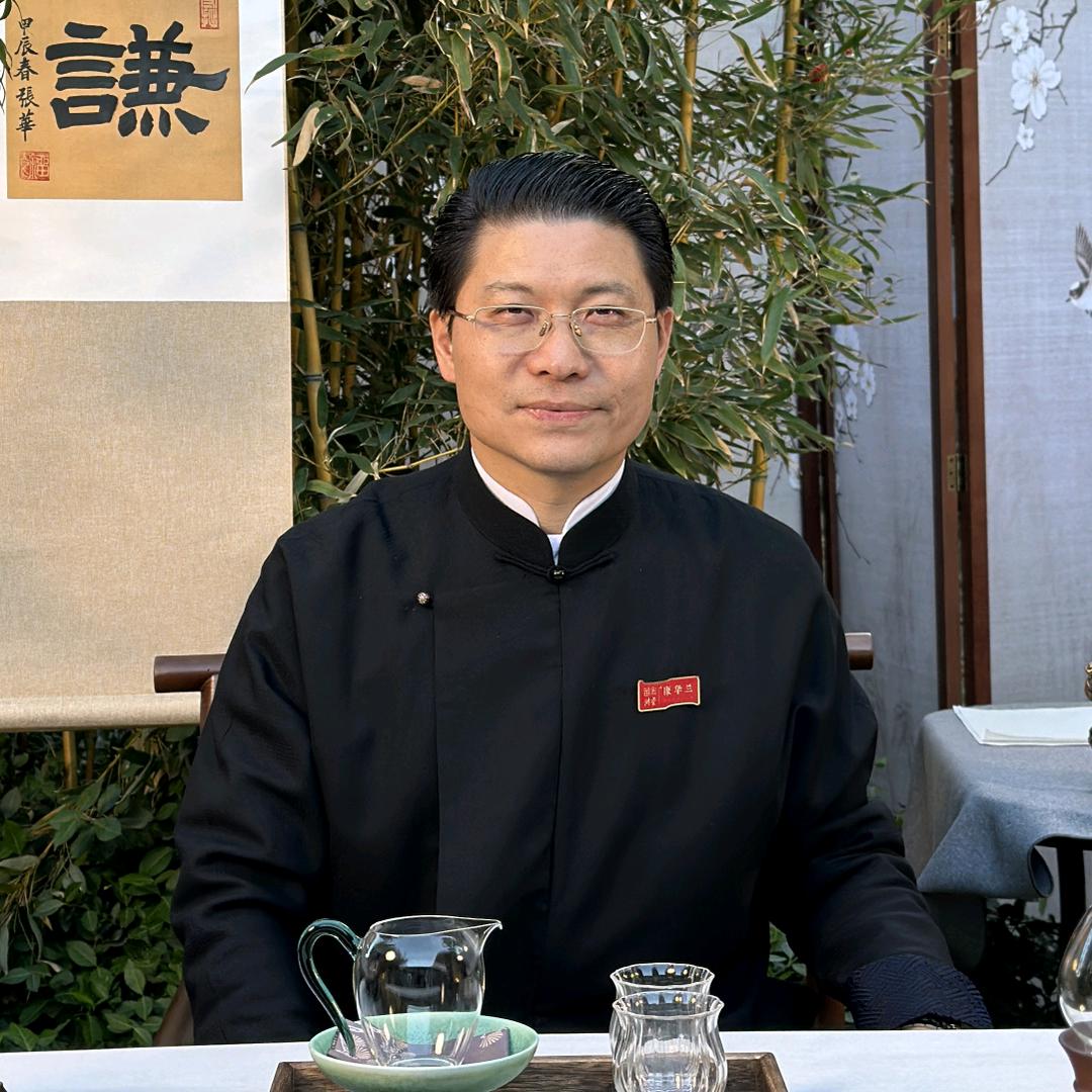 康华兰.