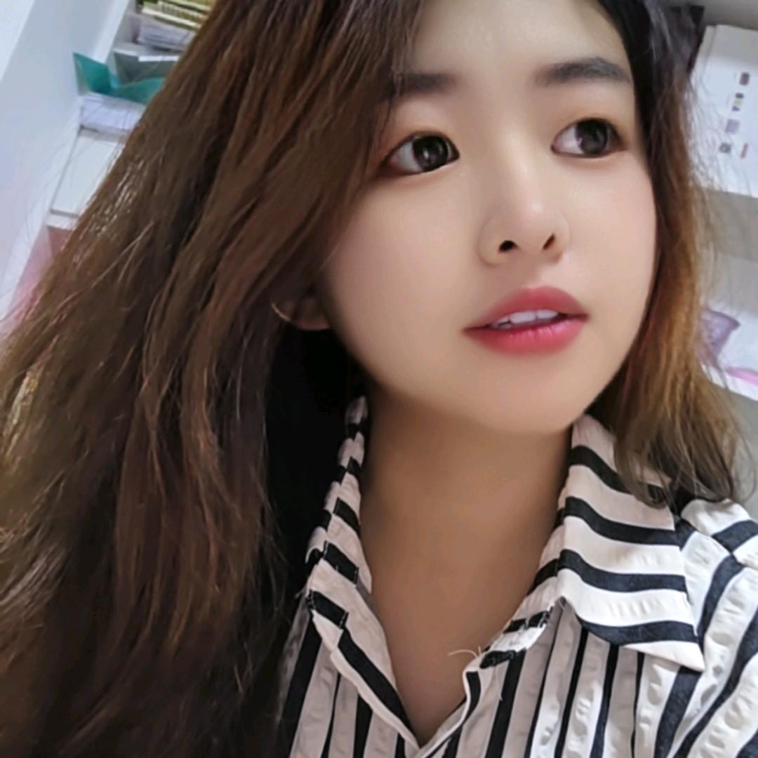 杨𝒴𝒶𝓃ℊ ᥫᩣ