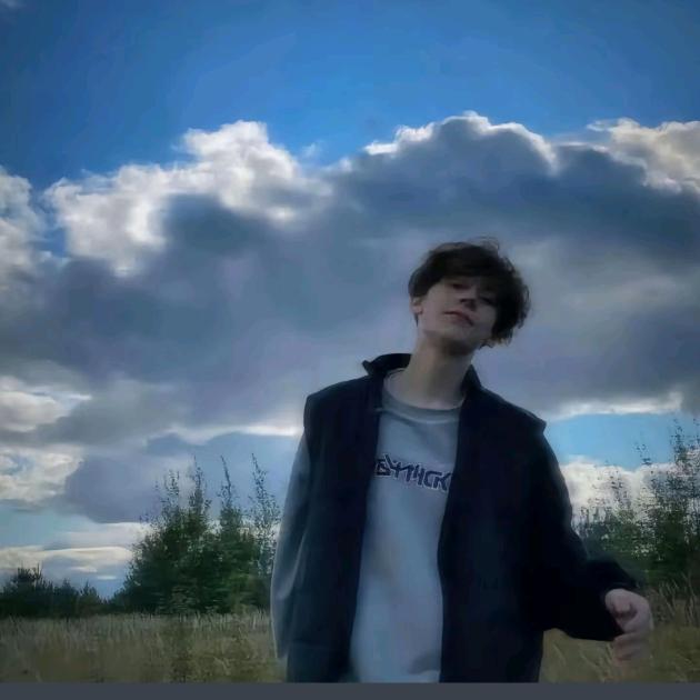 亻圭