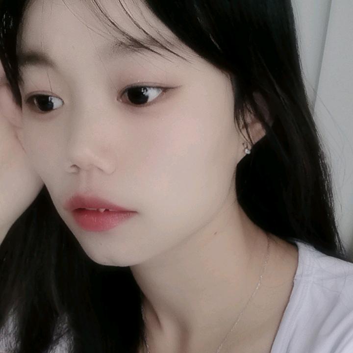 玲(｡･ω･｡)ﾉ♡玲吖