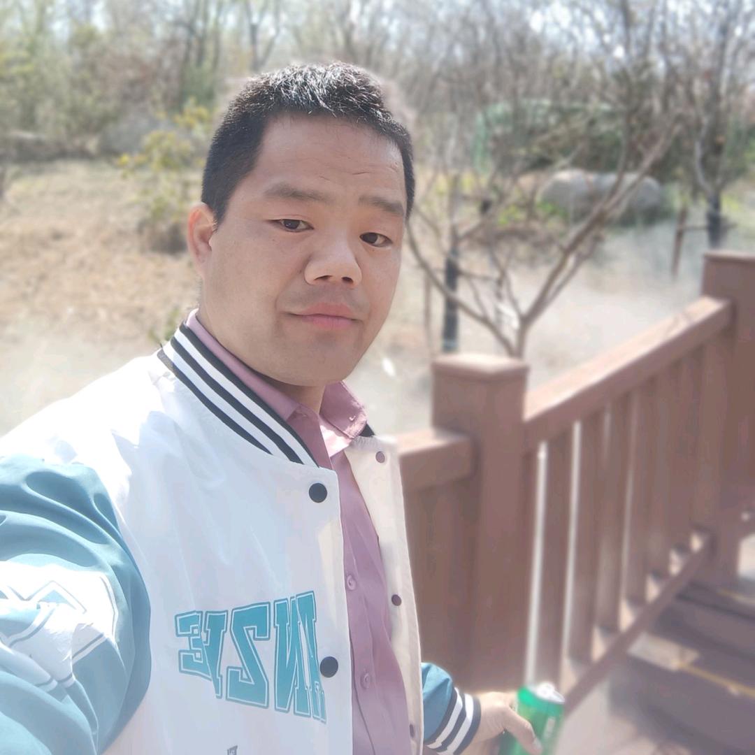 下雨了，走好路。